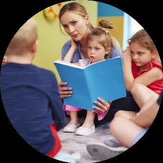 Maestra con niños INESI